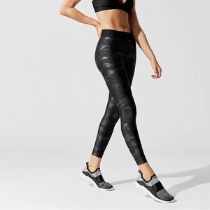 Heroine sport stardust camo legging NWT size M